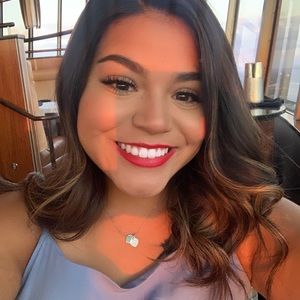 Meet your Posher, Mercedes